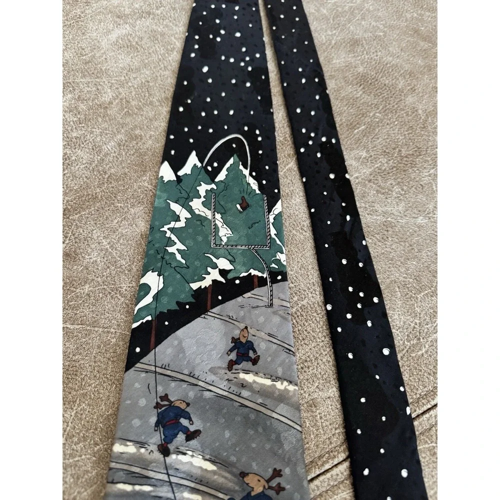 VTG Hallmark Mens Christmas Neck Tie Silk Yule‎ Tie Greetings Santa Reindeer